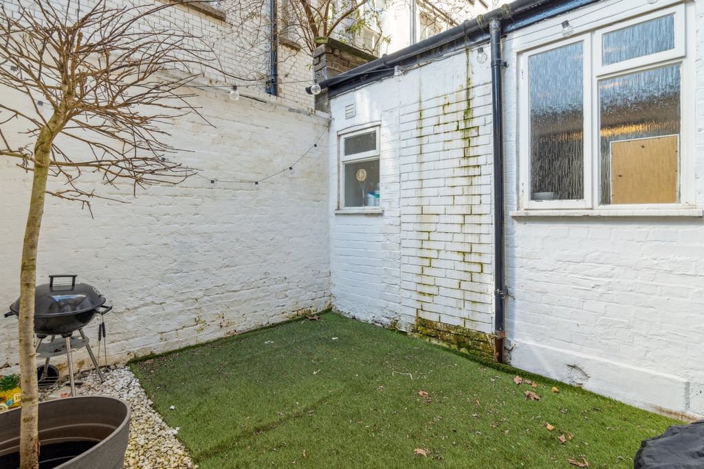 Property photo 3 of 7