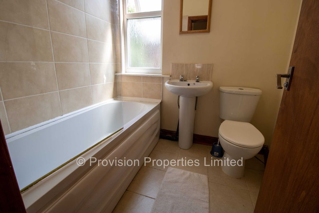 Property photo 3 of 9 Photo