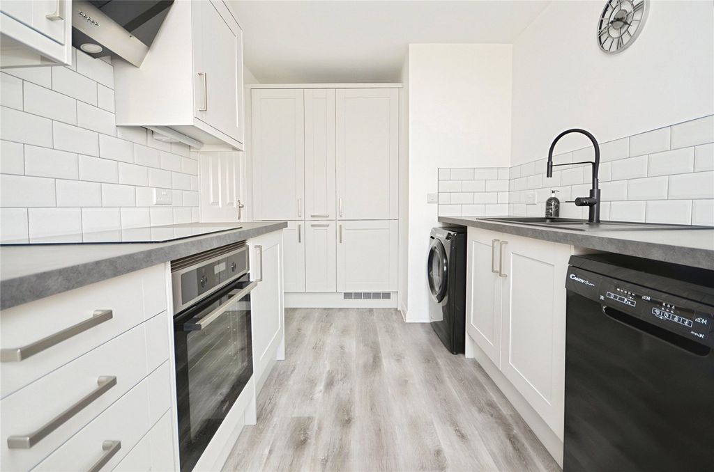 Property photo 3 of 8 Picture No. 05