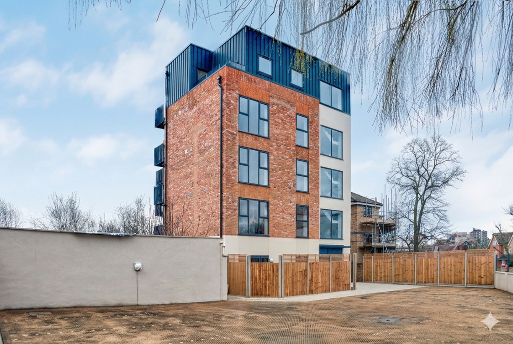Property photo 1 of 8 Building Frontage