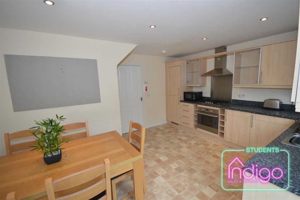 Property photo 1 of 18 9 Chervil Close (11).Jpg