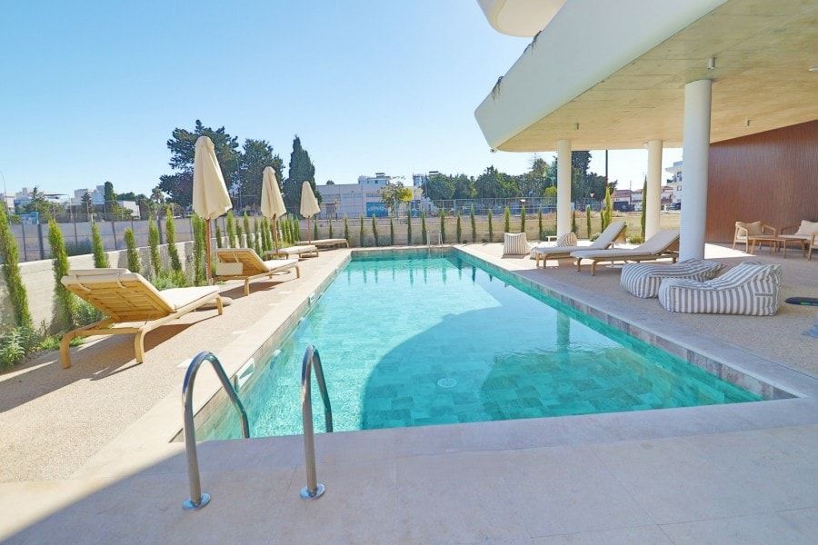 Property photo 2 of 37