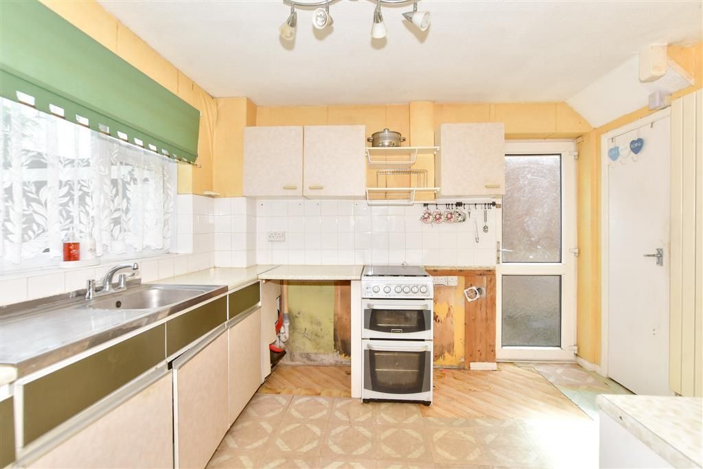 Property photo 2 of 13 Kitchen