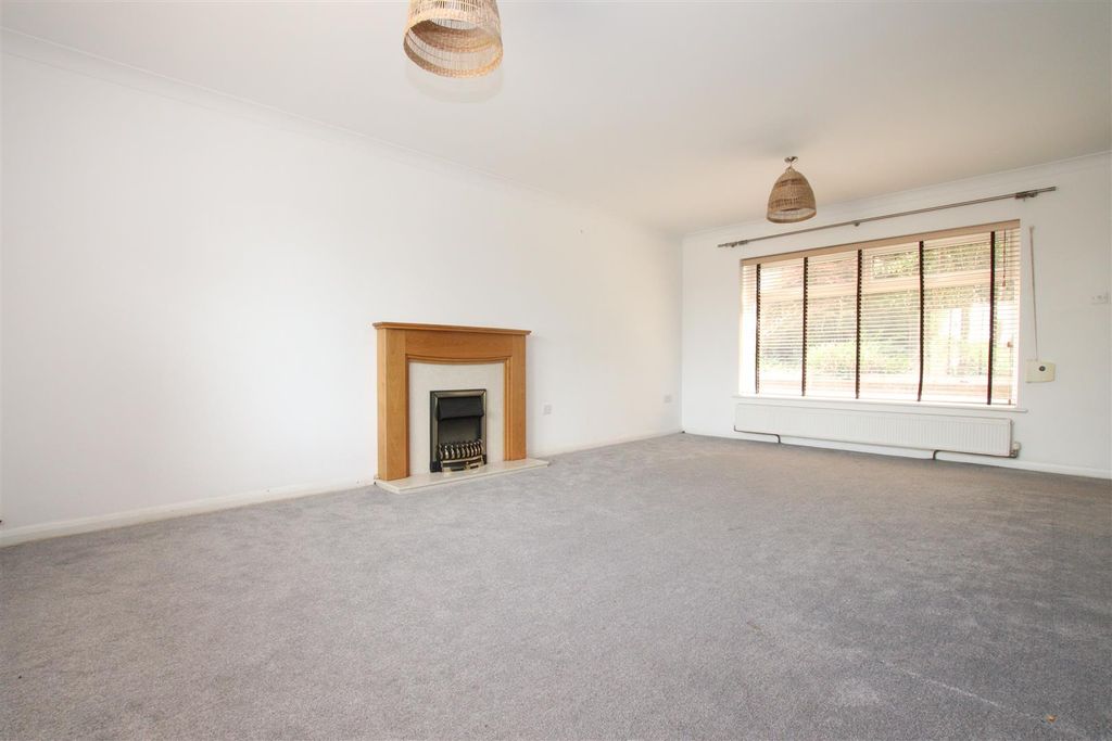 Property photo 2 of 15 Living Room.Jpg
