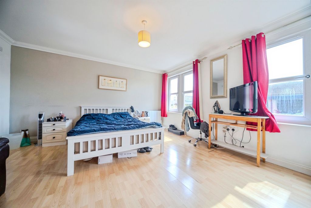 Additional image 6 of 3 bed flat for saleNorth Row, Milton Keynes MK9