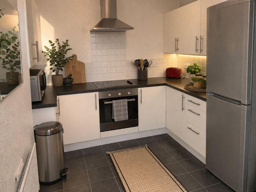 Property photo 2 of 7 Kitchen