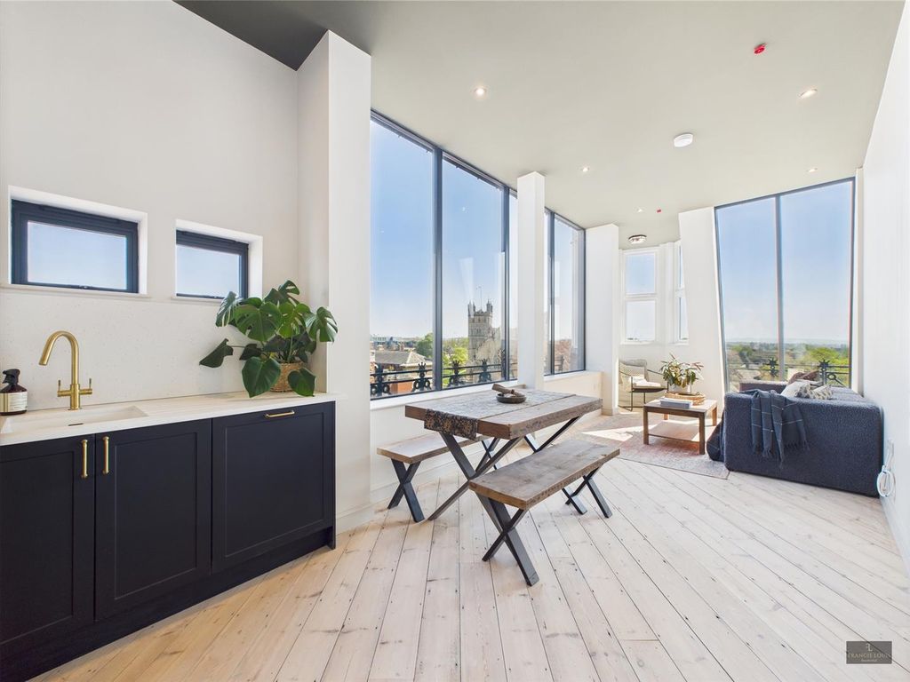 Property photo 1 of 15 Cam02887G0-Pr0446-Still030.Jpg