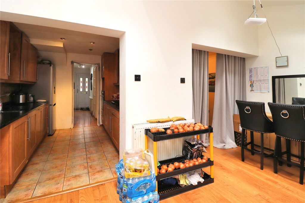 Property photo 2 of 11 Picture No. 24