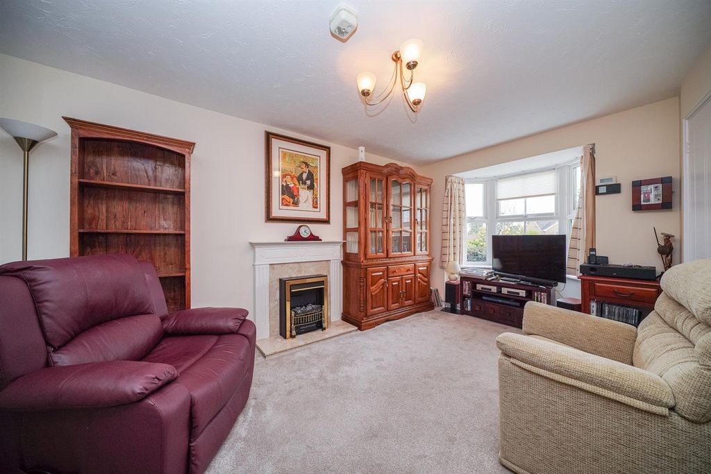 Property photo 3 of 15 8-Poets-Chase-1006.Jpg