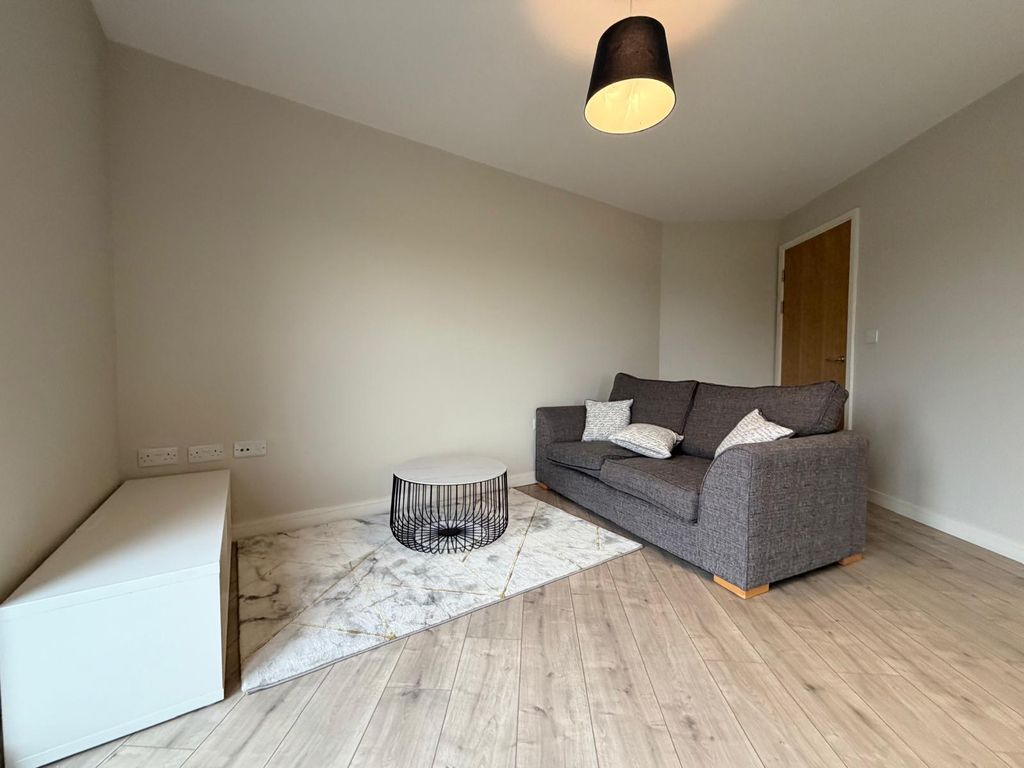 Property photo 3 of 9 965E4E81510B4c53A4573F7cc02B783F