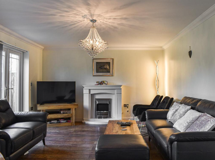 Property photo 2 of 9