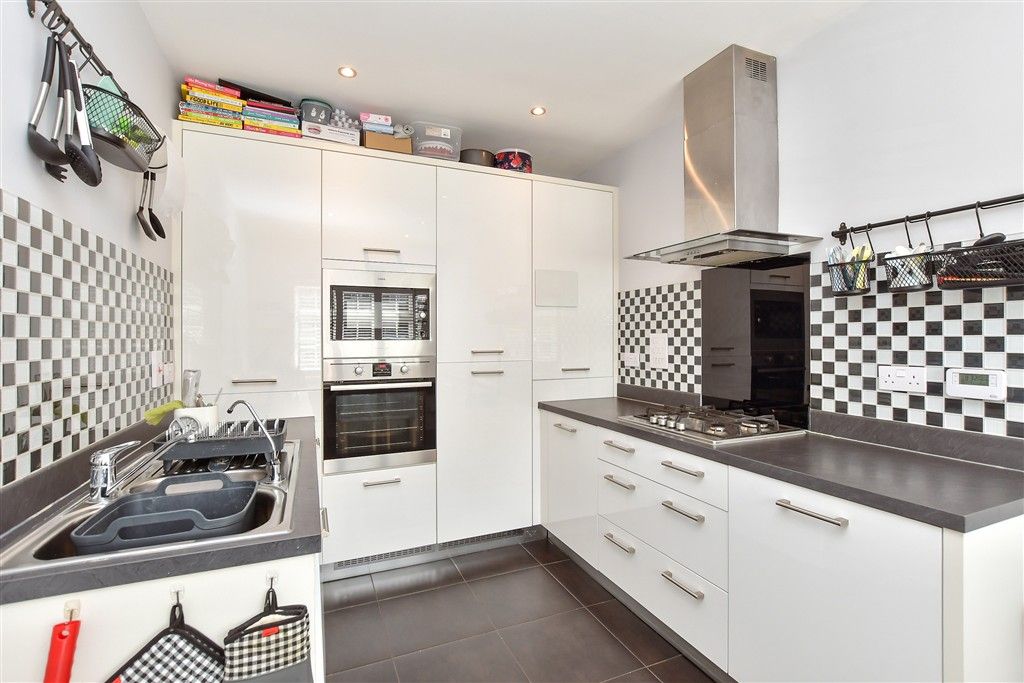 Property photo 3 of 10 Kitchen/ Diner