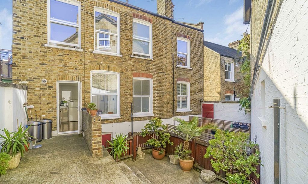 Property photo 2 of 8