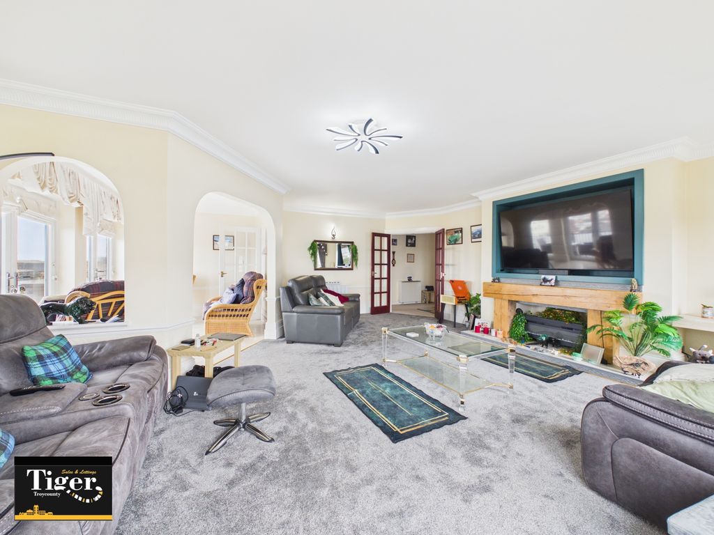 5 bed flat for saleHarrowside, Blackpool FY4 photo 5