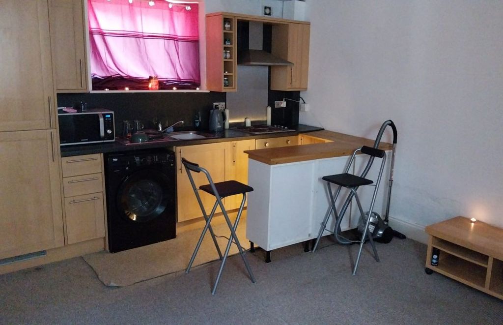 Property photo 3 of 8