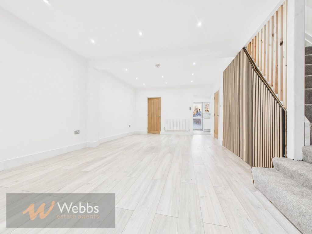 Property photo 2 of 27 Cam05244G0-Pr0205-Still028.Jpg