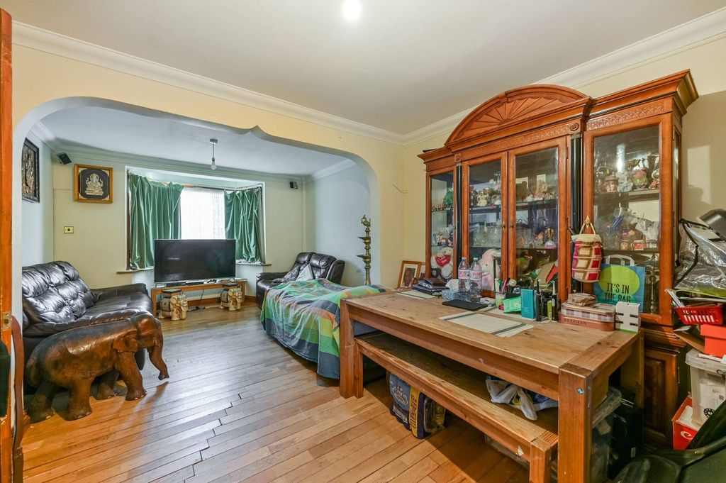 Property photo 2 of 7