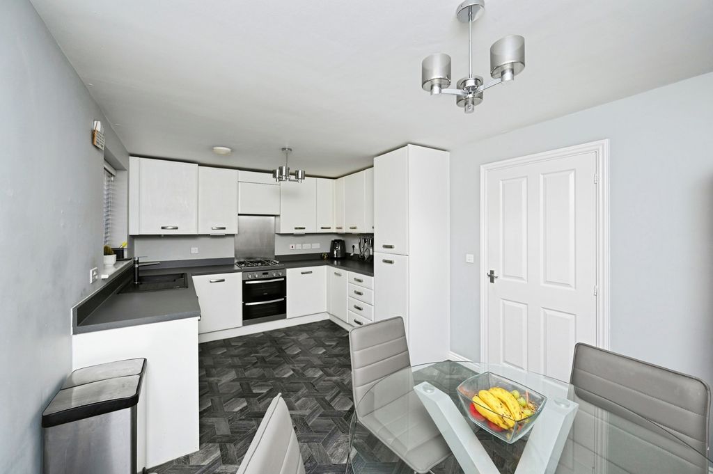 Property photo 2 of 25 Kitchen Dining Room