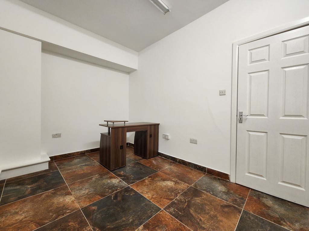 Property photo 3 of 3