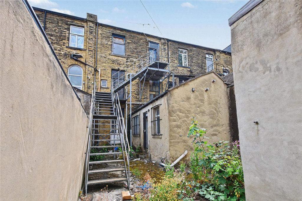 Property photo 2 of 19 Picture No. 20