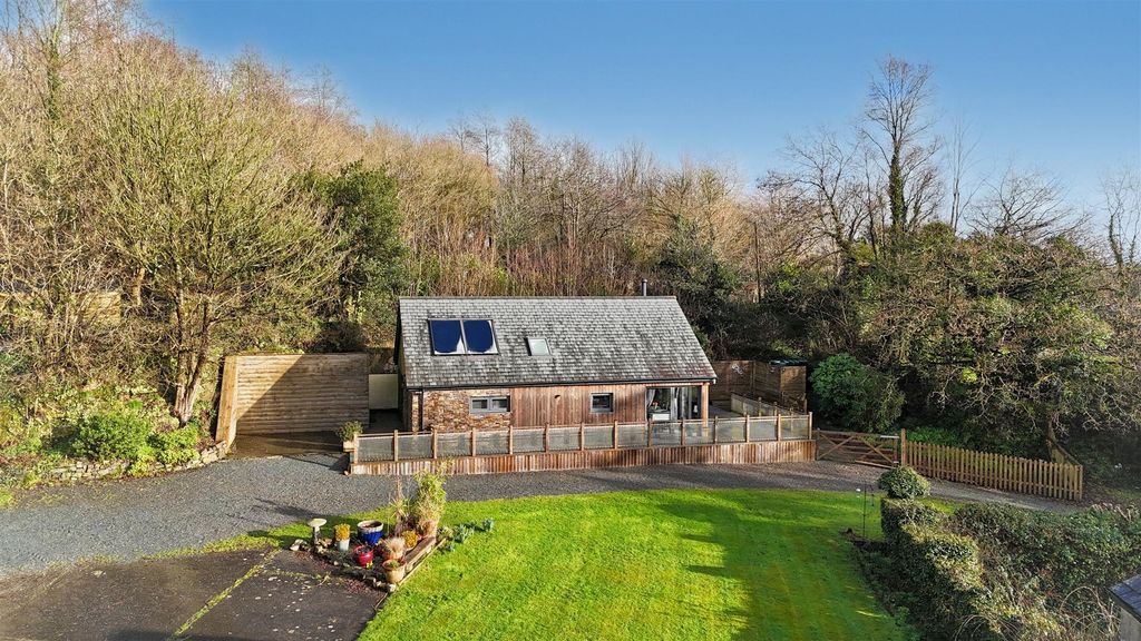 Property photo 2 of 35 The Lodge