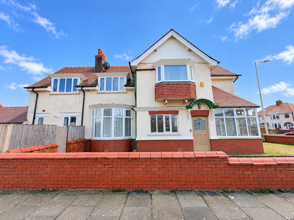 Property photo 2 of 26