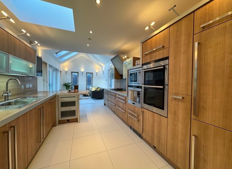 Property photo 2 of 42 Breakfasting Kitchen