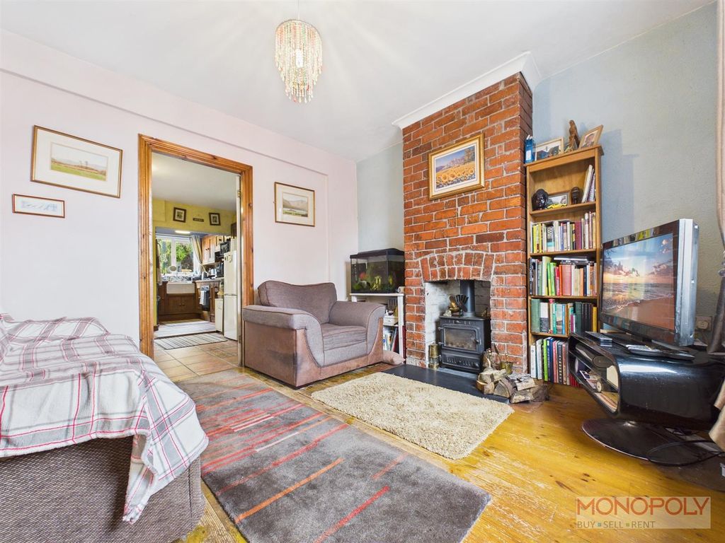 Property photo 2 of 21 Cam04439G0-Pr0233-Still014.Jpg