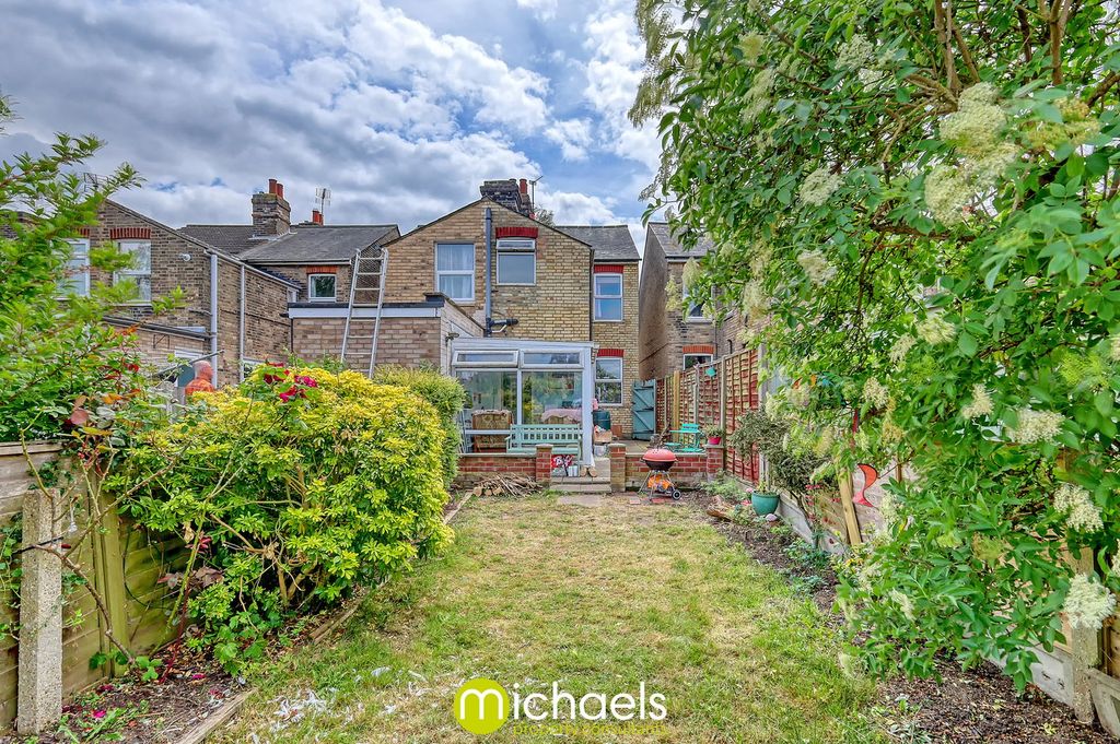 Property photo 2 of 21