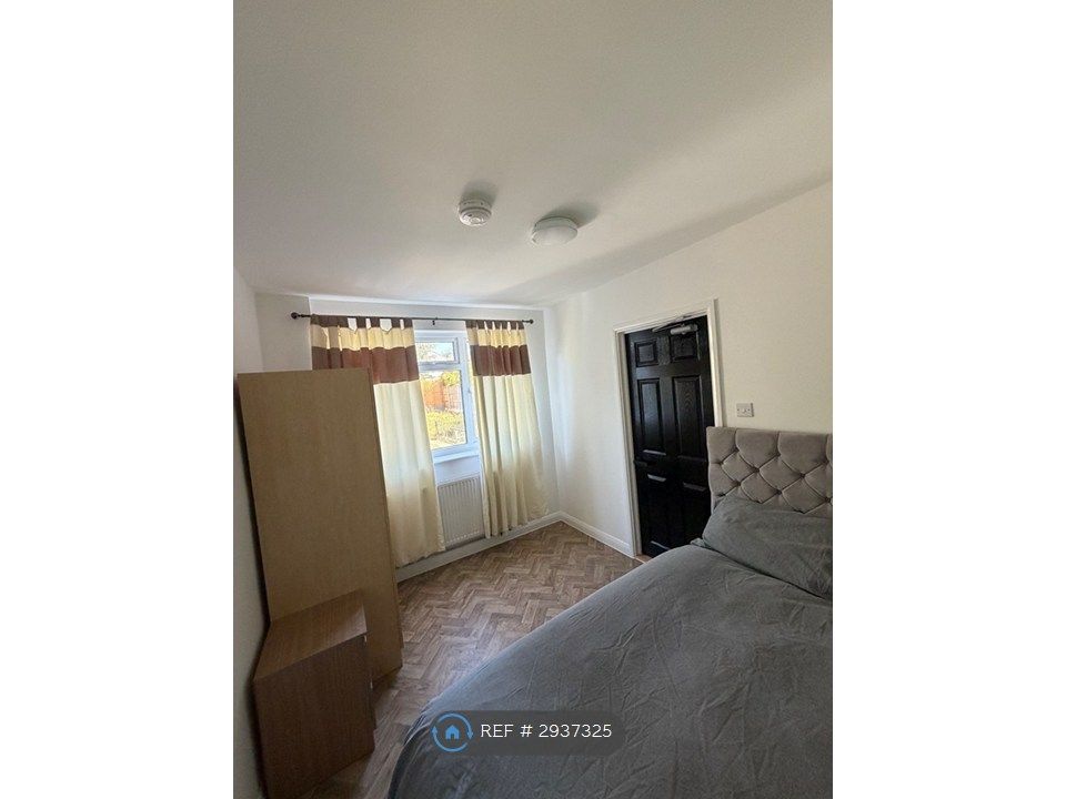 Property photo 3 of 4