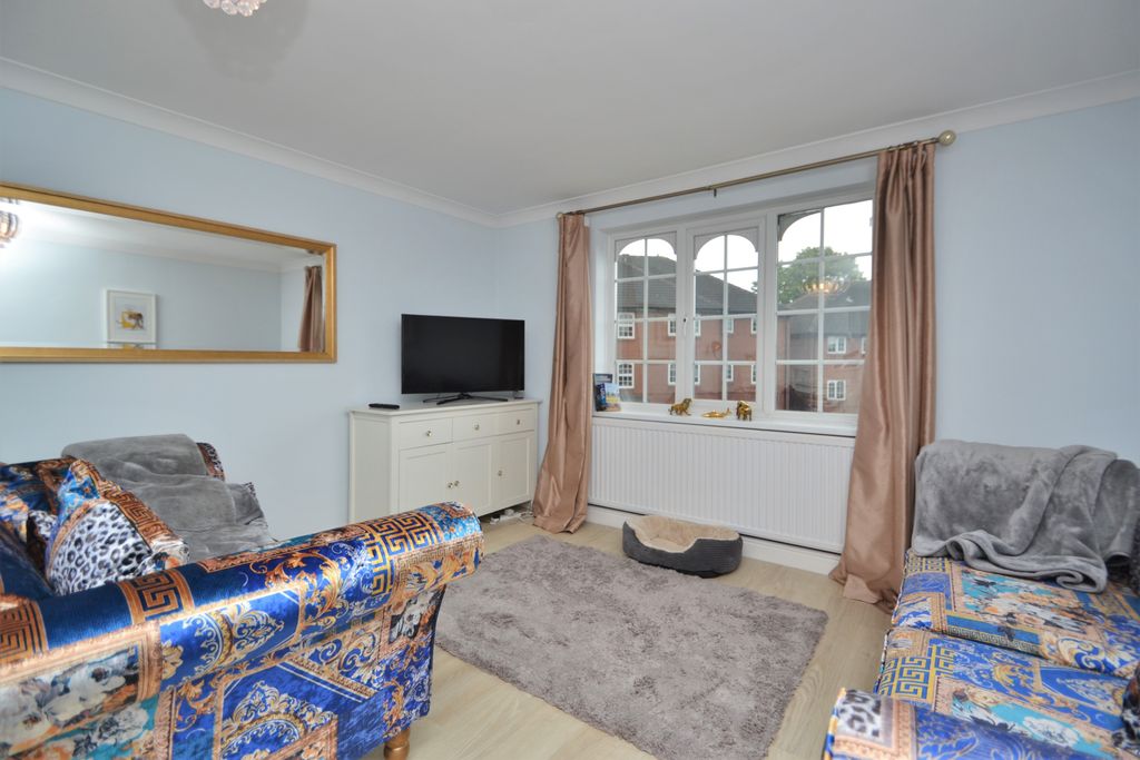 Property photo 2 of 8