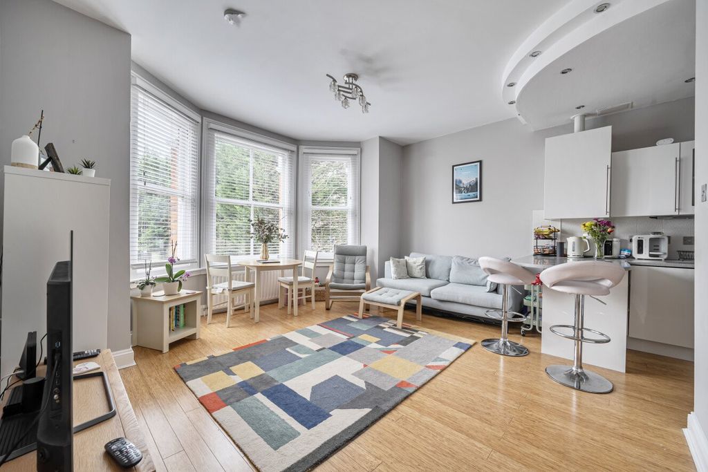 Property photo 2 of 11 Picture No. 30