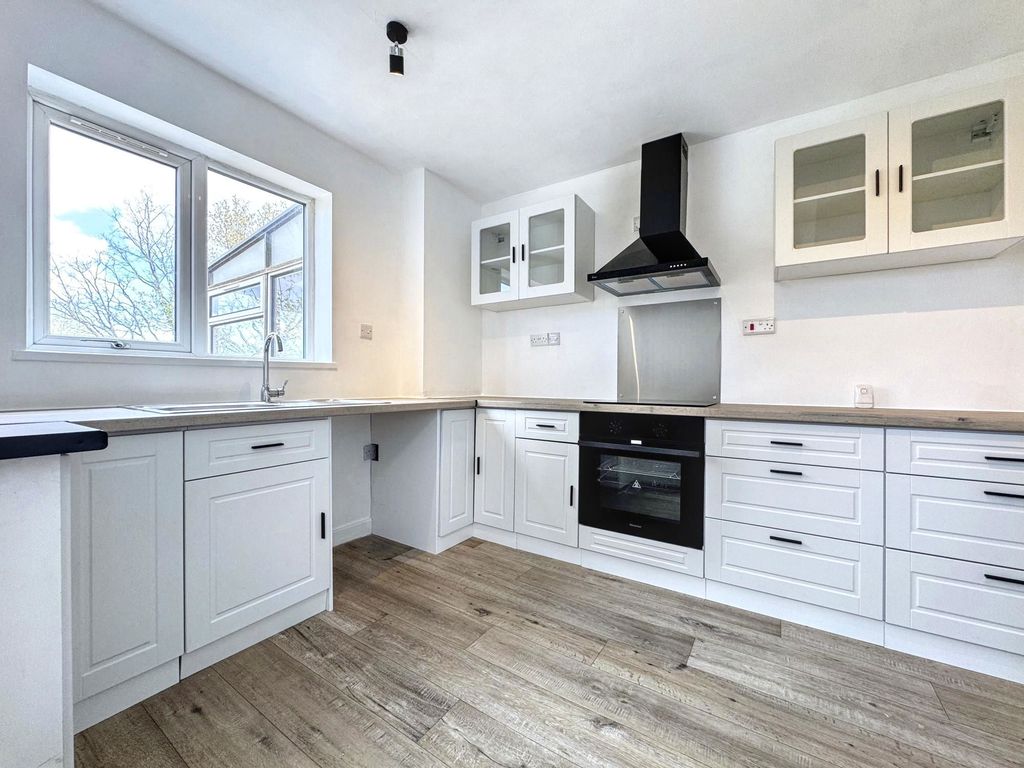 Property photo 3 of 29