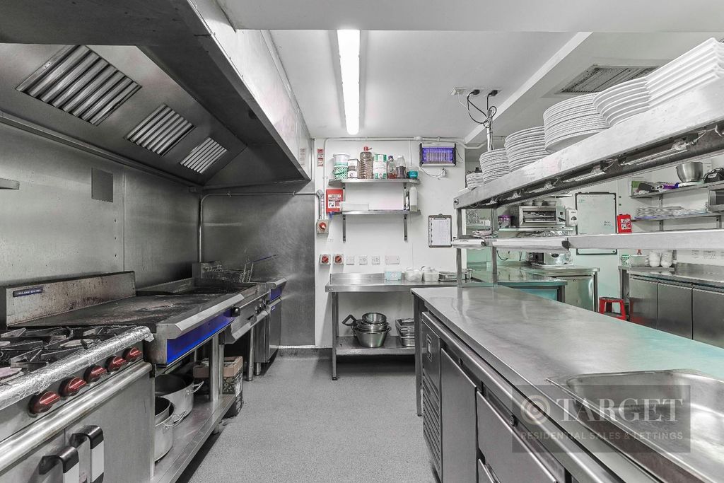 Property photo 3 of 43