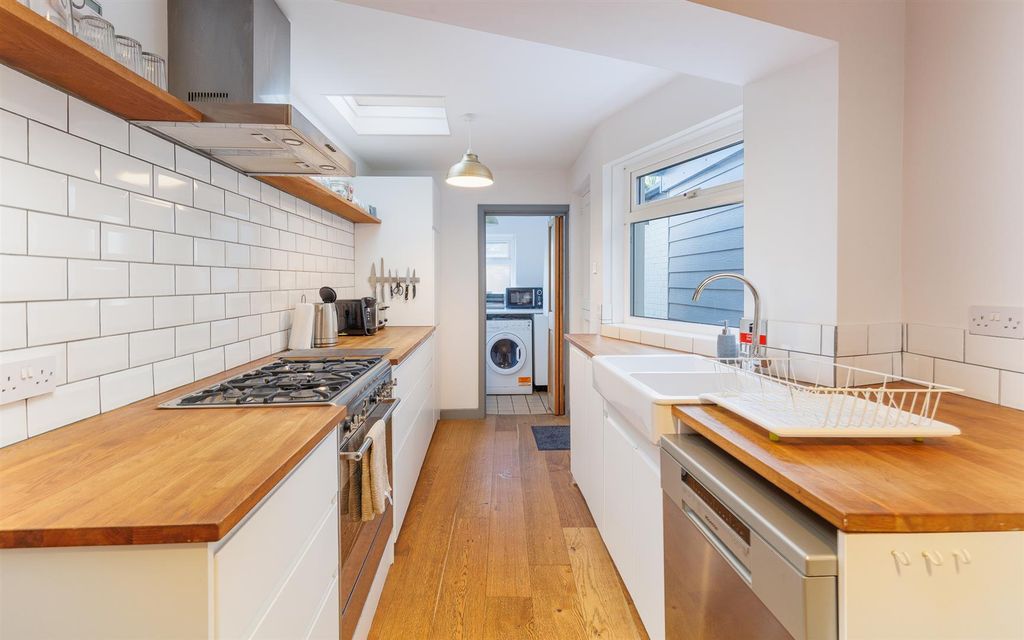 Property photo 3 of 22 21.Jpg