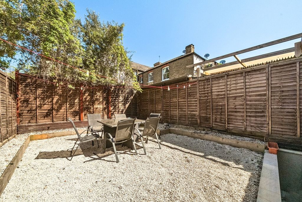Property photo 3 of 17 Picture No. 25