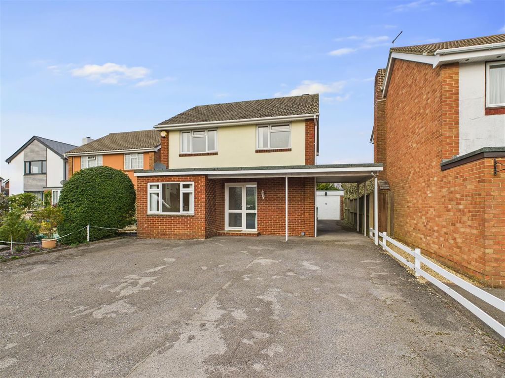 Property photo 1 of 11 3 Bedroom Detached For Sale