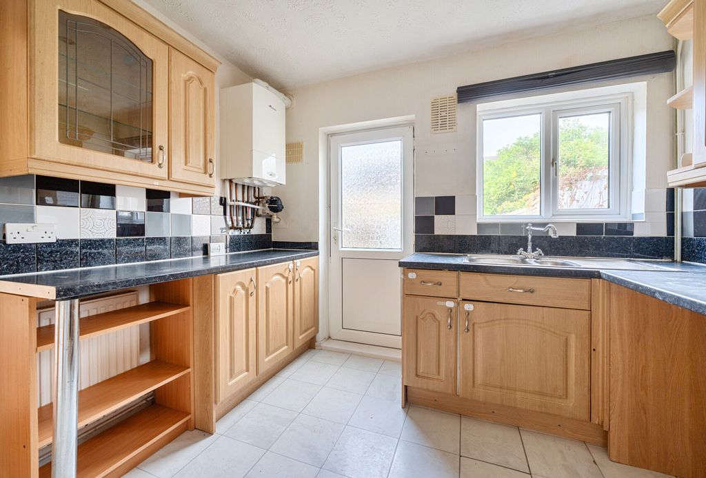 Property photo 1 of 14 1450184-4-69E7540...