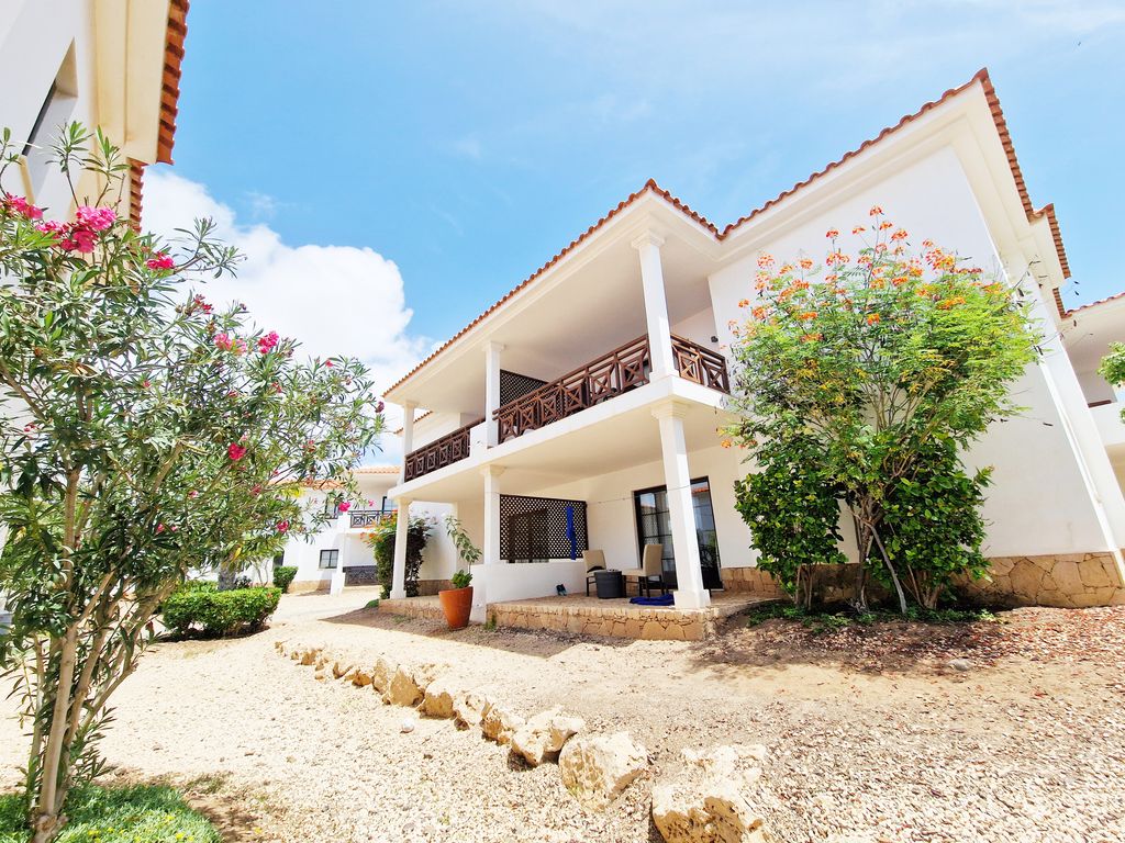 Property photo 2 of 9 Apartment Building: Penthouse With Pool Views: Melia Tortuga