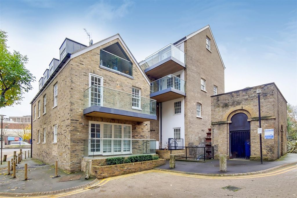 Property photo 1 of 11 4456090