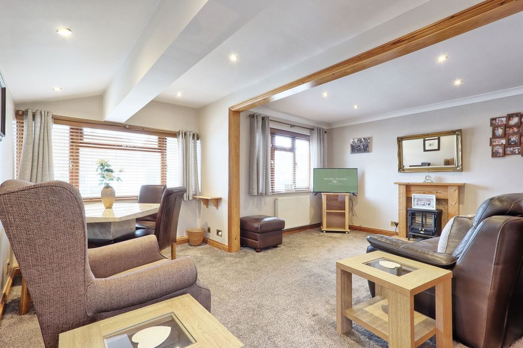 Property photo 3 of 29