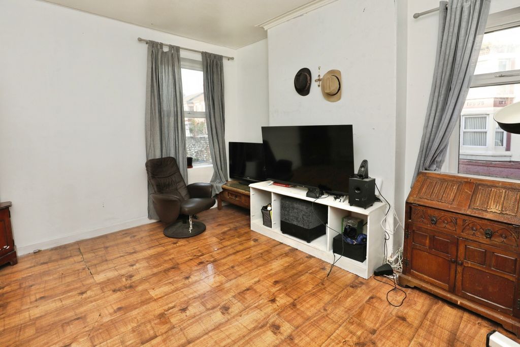 Property photo 3 of 15