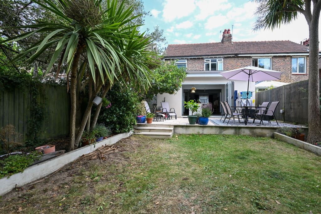 Property photo 2 of 23