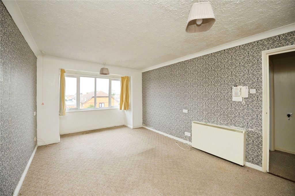 Property photo 2 of 13 Lounge