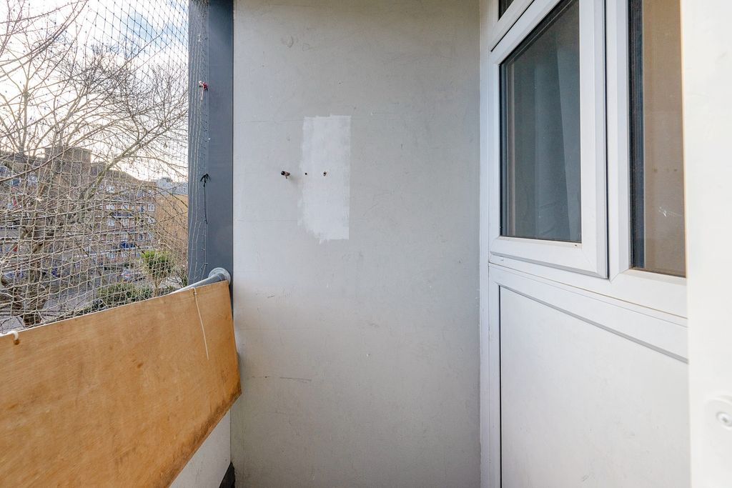 Property photo 3 of 15 Flat 19 Proctor House,  Elmington Estate, Picton Street, London Se5 7Qj