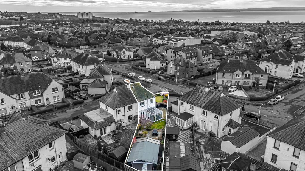 Property photo 2 of 34