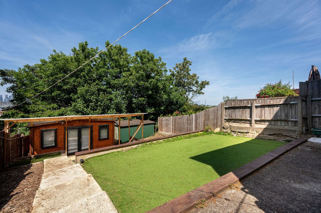 Property photo 3 of 22