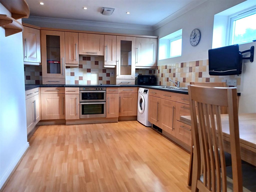 Property photo 3 of 5 1000011798.Jpg