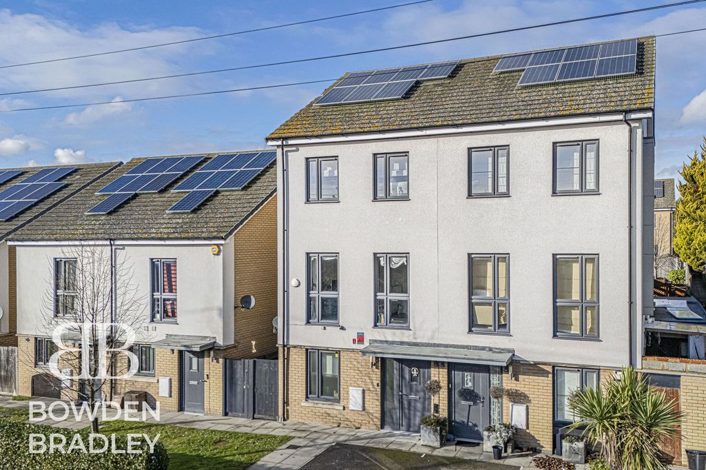 Property photo 1 of 22