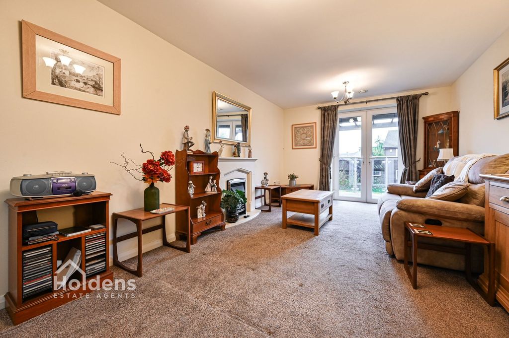 Property photo 2 of 21